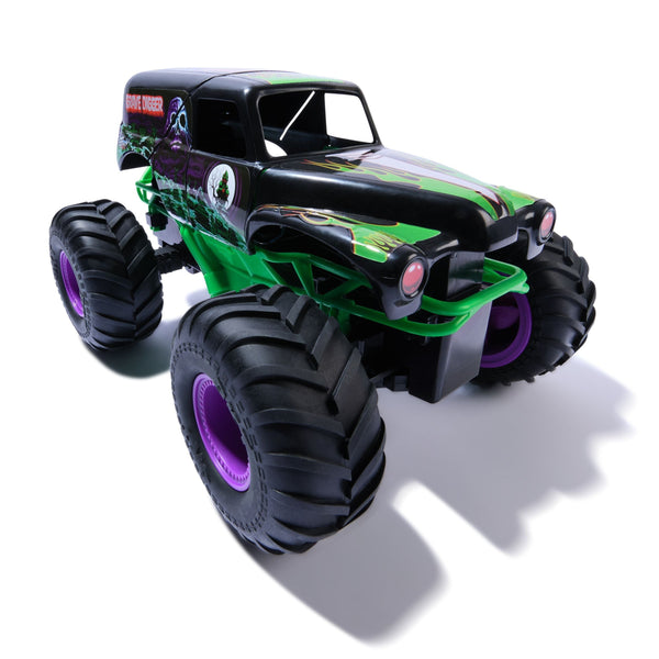Monster Jam Smash N Bash 1:15 R/C Grave Digger, Ages 4+ K3